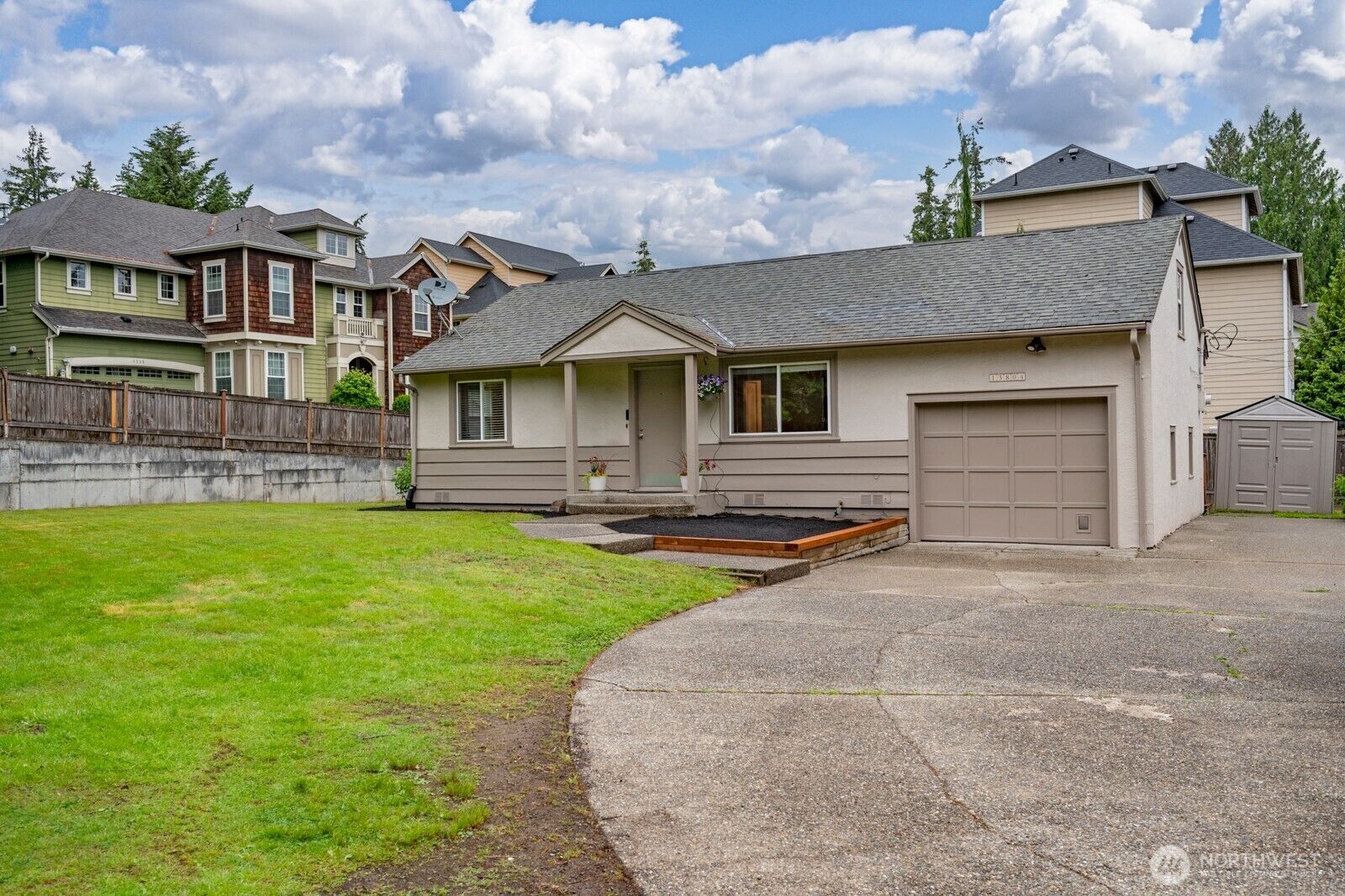 Property Photo:  13804  Redmond Way  WA 98052 