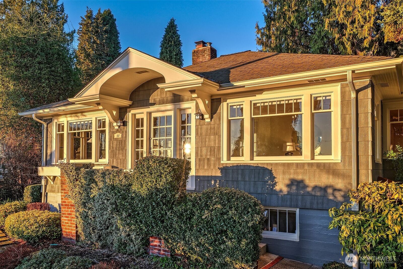 Property Photo: 707 Lake Washington Boulevard S WA 98144