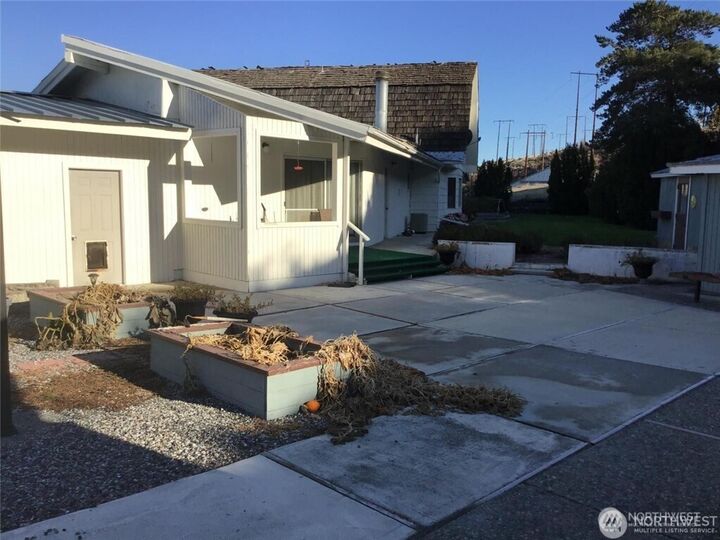 Property Photo: 2627 Malaga Alcoa Highway WA 98828