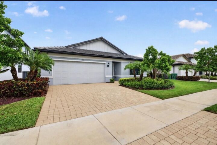 Property Photo: 3165 Tamarind Drive FL 33311