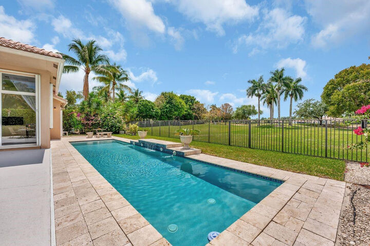 Property Photo: 2491 Eagle Run Drive FL 33327