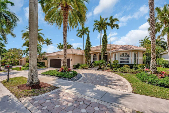 Property Photo:  2491 Eagle Run Drive  FL 33327 