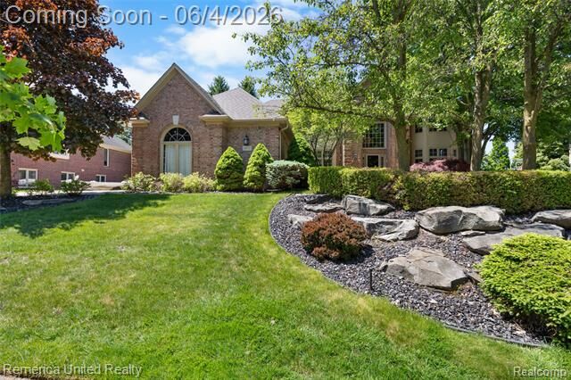 Property Photo:  54501 Salem Drive  MI 48316 