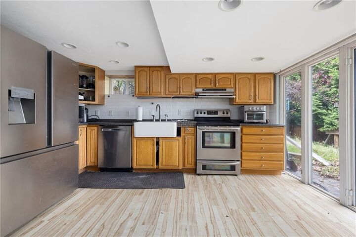 Property Photo:  432 Lake Shore Drive  RI 02889 