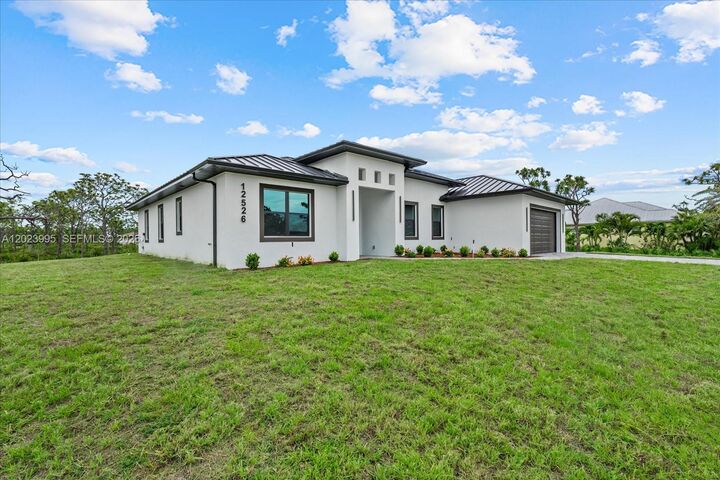 Property Photo:  12526 Indian Shell Trail  FL 33922 