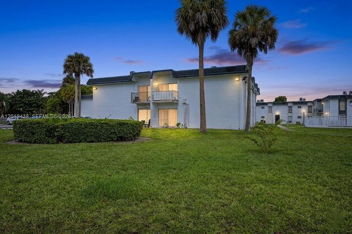 Property Photo: 7256 SW 94th Pl A8 FL 33173