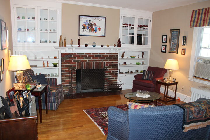 Property Photo:  888 Farmington Avenue D  CT 06119 