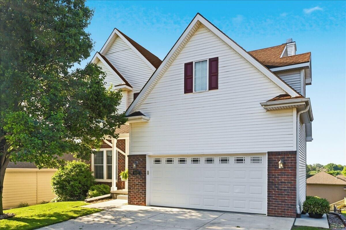 Property Photo:  4817 Cedarbrook Drive  IA 51503 