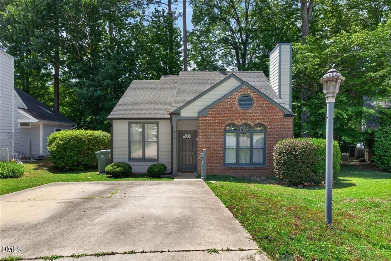 Property Photo: 105 Ellsworth Place NC 27511