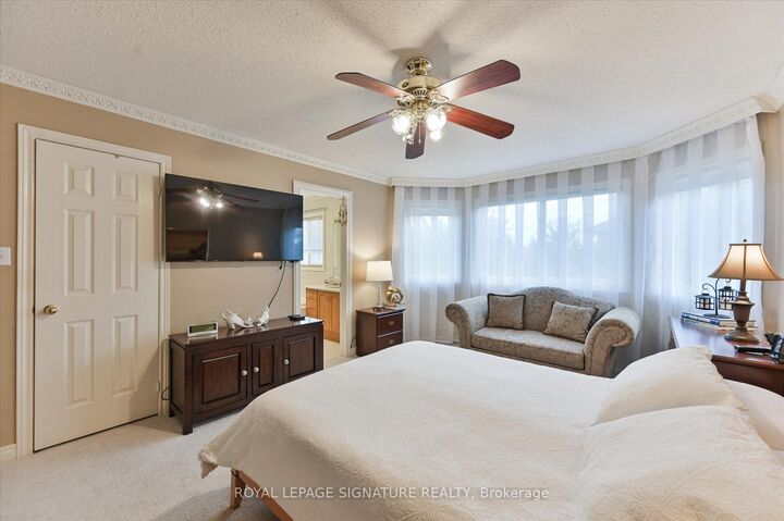 Property Photo: 3485 McDowell Drive ON L5M 6R6