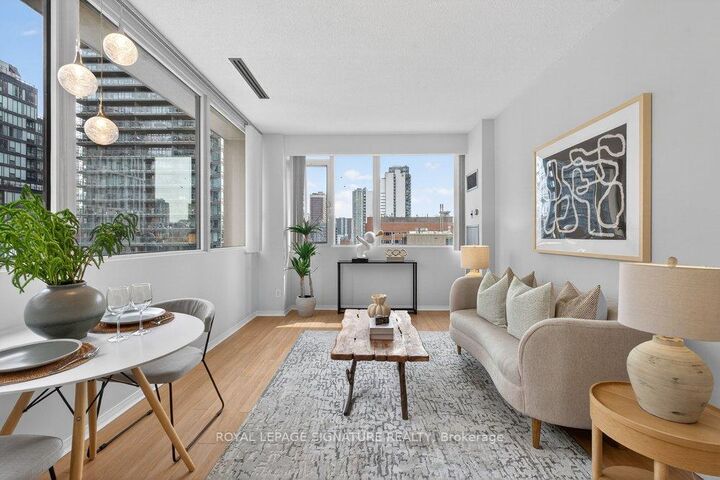 555 Yonge Street 707 — photo 1