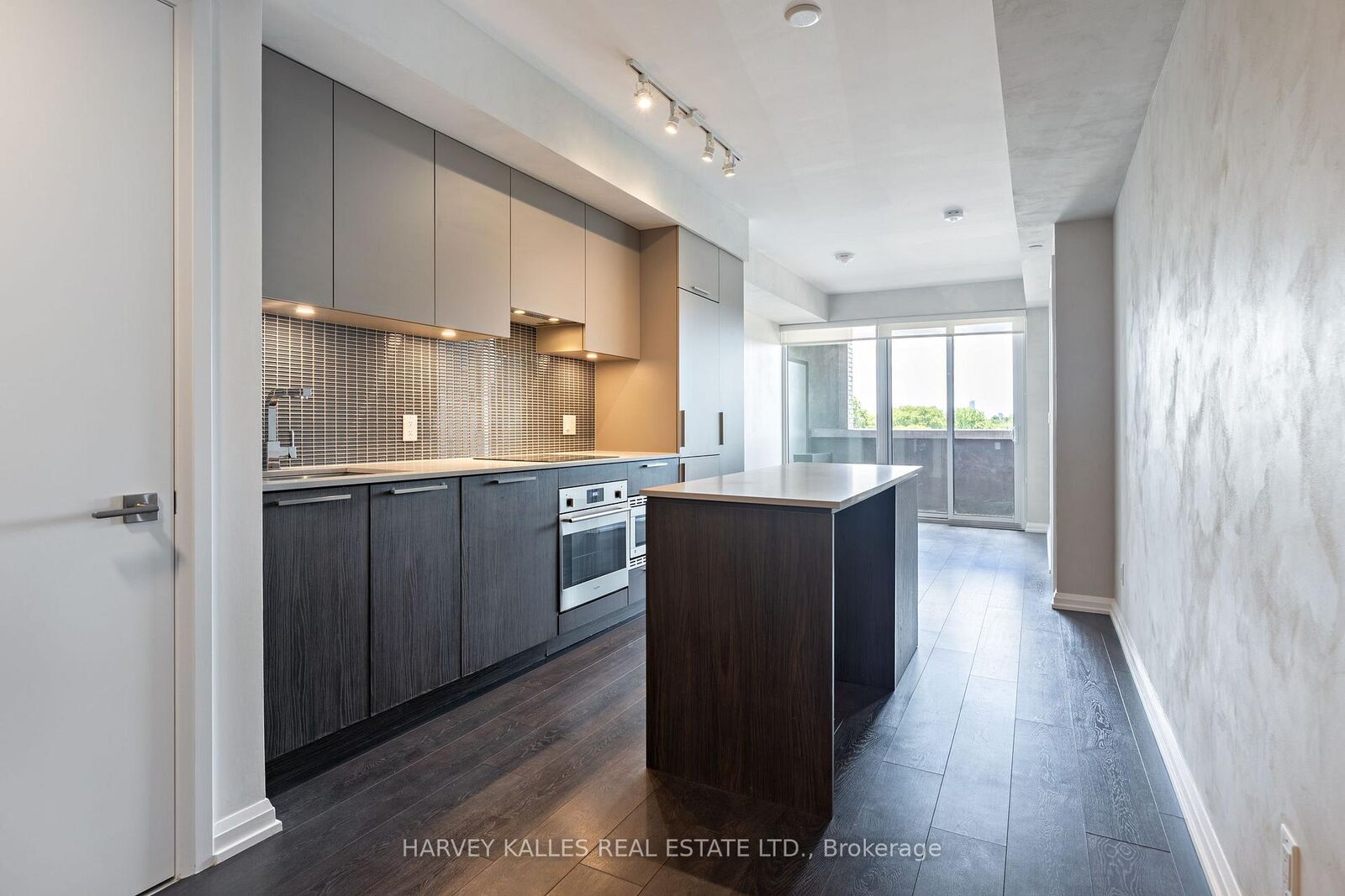 Property Photo: 4208 Dundas Street W 412 ON M8X 0B1