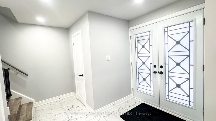 Property Photo: 7 Dalraith Crescent ON L6T 2X4