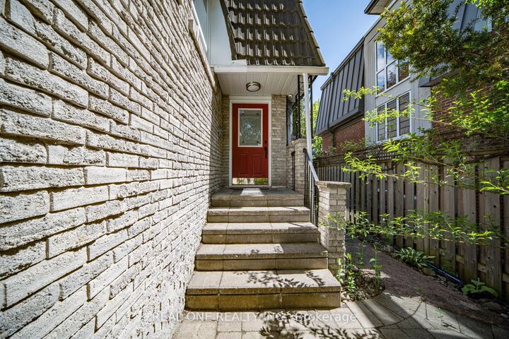 Property Photo: 7 Hagerman Boulevard ON L3R 2A8