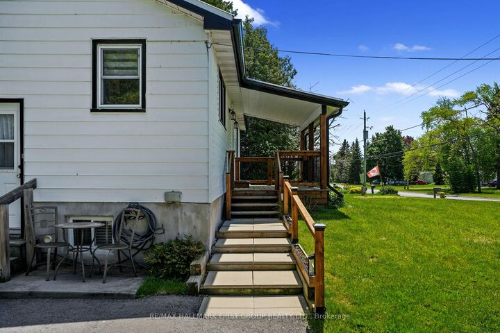 Property Photo: 40 Whites Road ON K8V 5P5