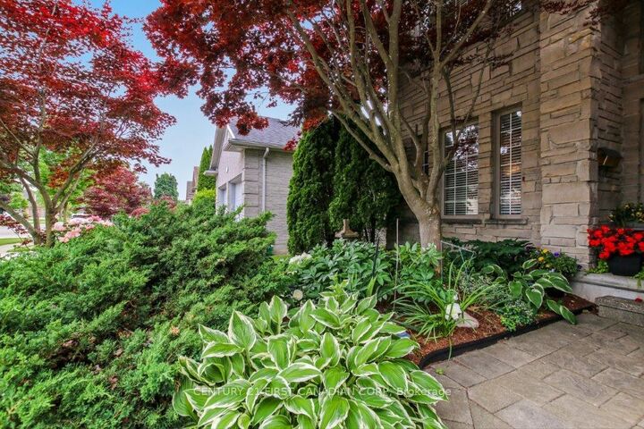 Property Photo: 941 Barclay Road ON N6K 4V4
