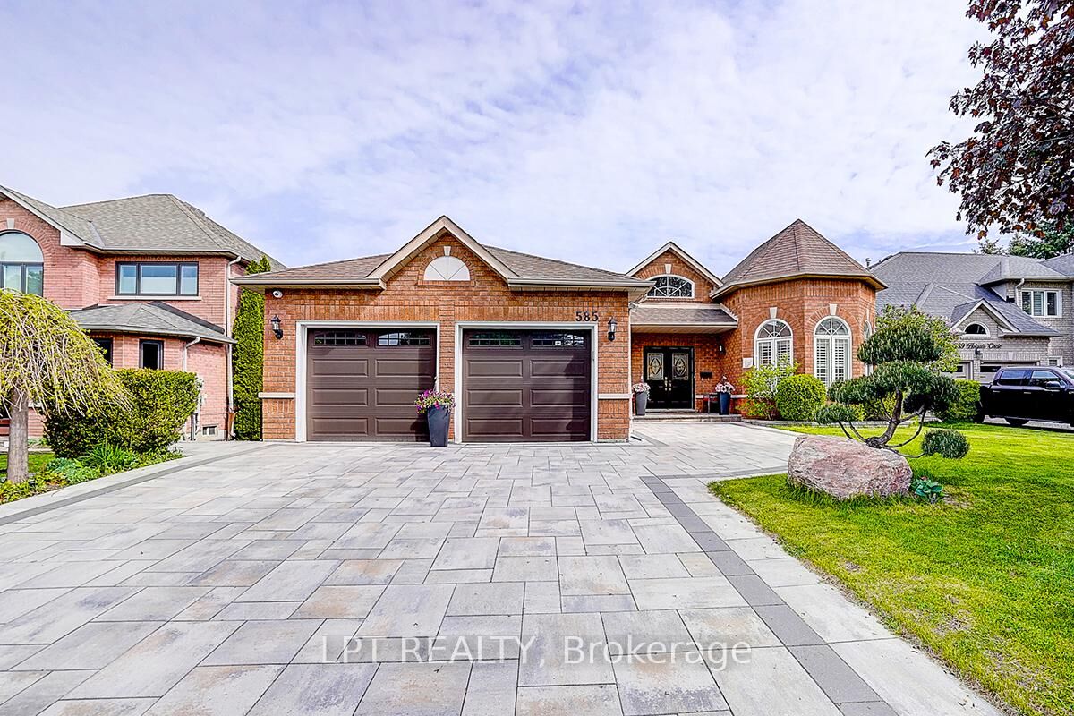 Property Photo: 585 Holgate Circle ON L3X 1V8