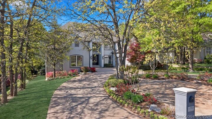 Property Photo: 6902 E 115th Place OK 74008