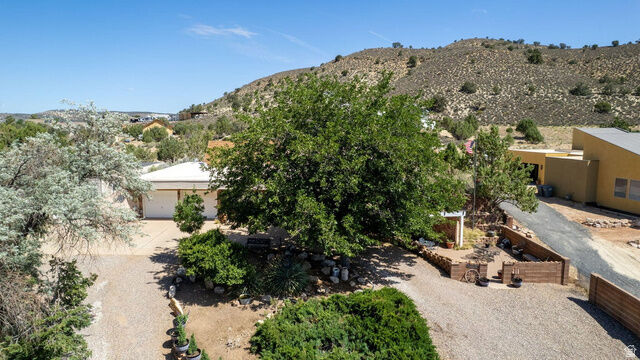 Property Photo:  1122 W Diamond Valley Dr  UT 84770 