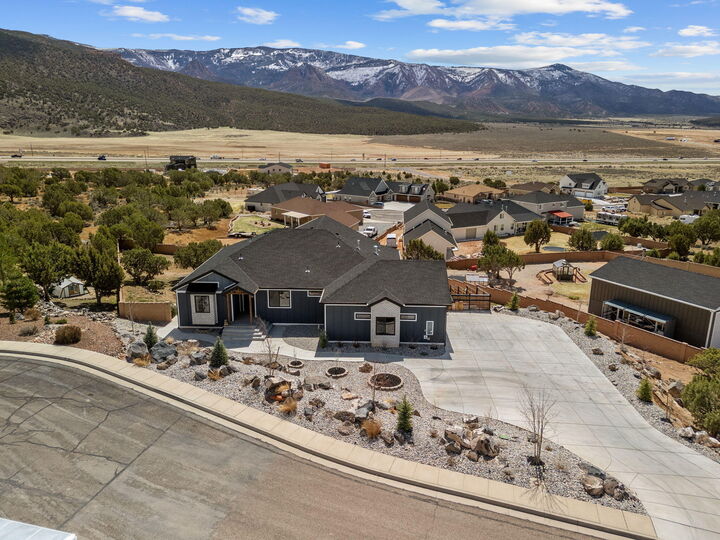 Property Photo: 2753 W Eagle Ridge Lp UT 84720