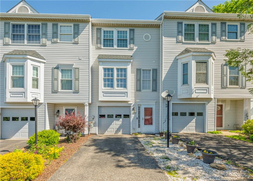 Property Photo:  277 Cordial Dr  PA 15017 