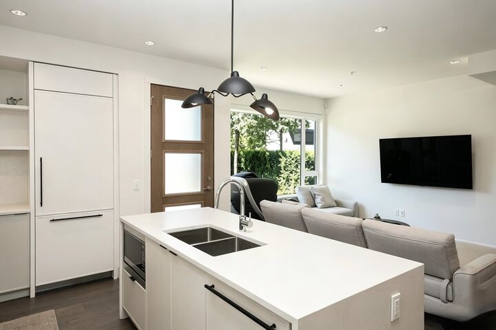 Property Photo: 6840 Oak Street BC V6P 0K7
