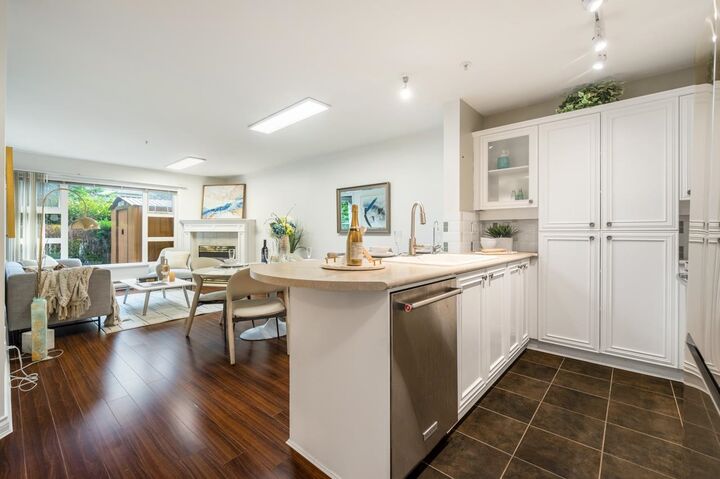 Property Photo: 988 W 54th Avenue 105 BC V6P 1M9