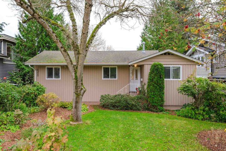 1320 Kent Street — photo 1
