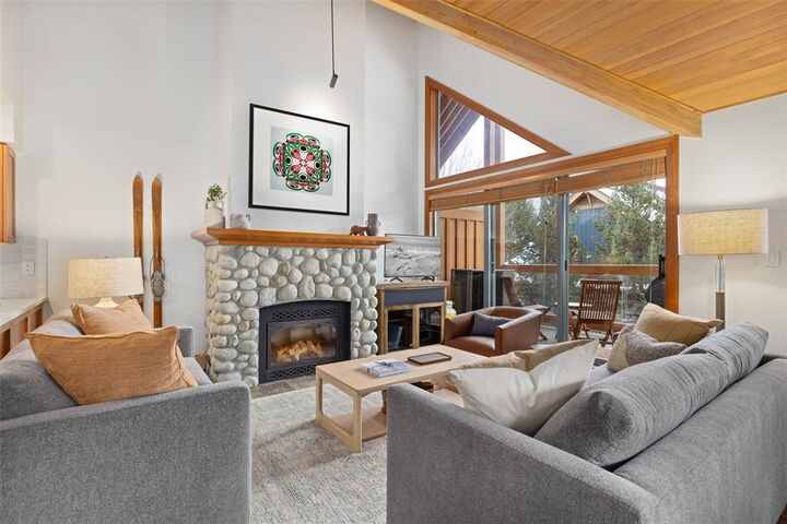 Property Photo: 4847 Casabella Crescent A BC V8E 0Z4