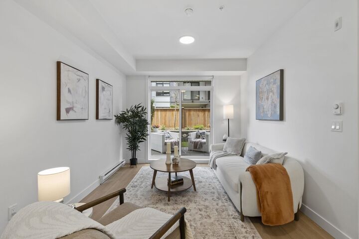 Property Photo: 33820 South Fraser Way 512 BC V2S 2C5