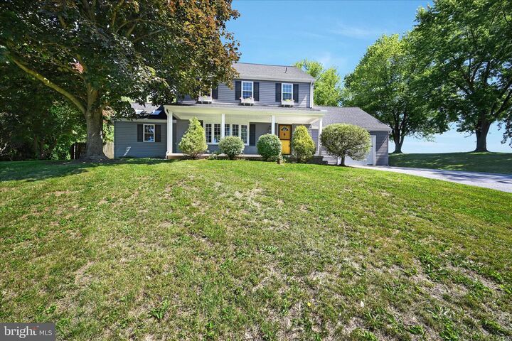 Property Photo: 44 Ridgeview Drive PA 17566