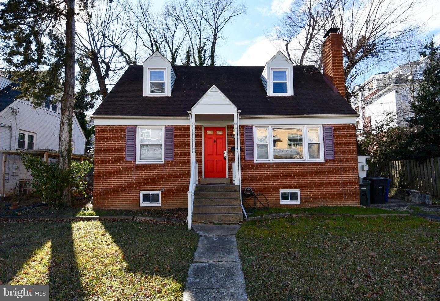 Property Photo:  1316 S Dinwiddie Street  VA 22206 