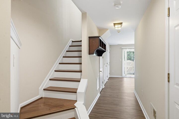Property Photo:  5504 Sacramento Mews Place  VA 22309 