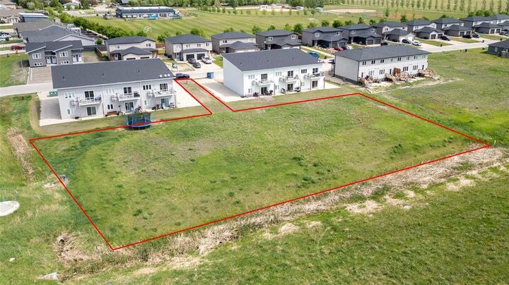 Property Photo:  8 Agassiz Trail  MB R0G 1K0 