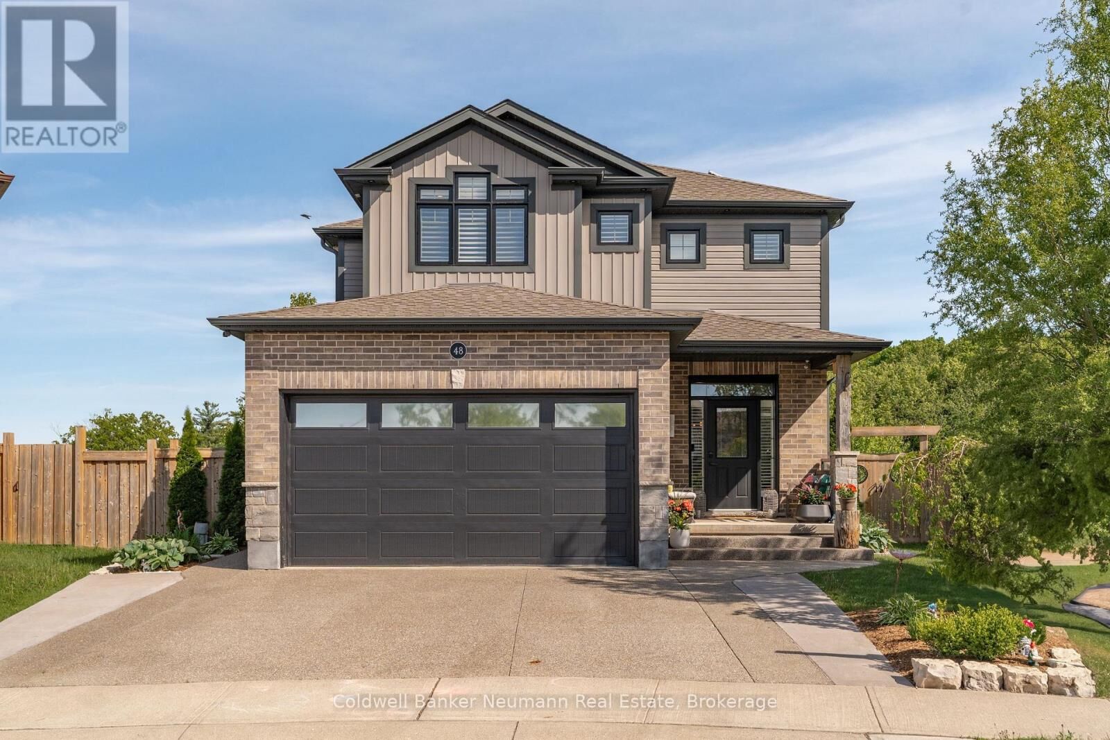 Property Photo:  48 Newcastle Court  ON N2R 0G7 