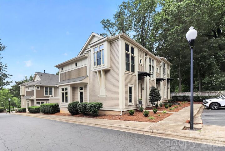 Property Photo:  1073 Park West Drive  NC 28209 