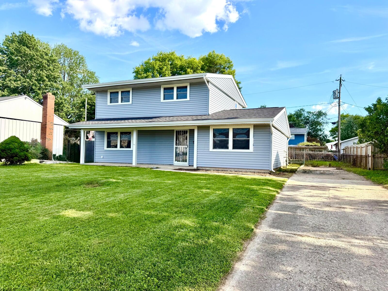 Property Photo: 847 Kingland Drive OH 43207