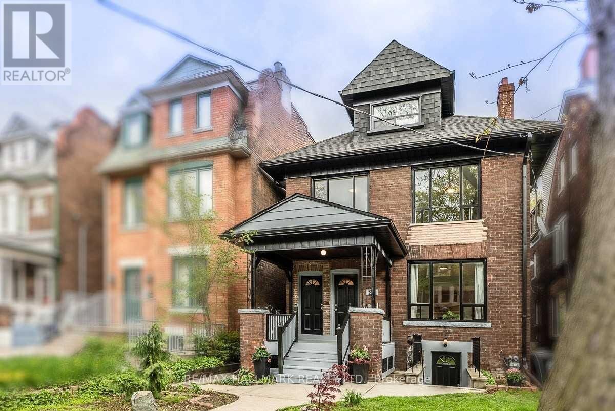 Property Photo:  27 Delaware Avenue Main  ON M6H 2S8 