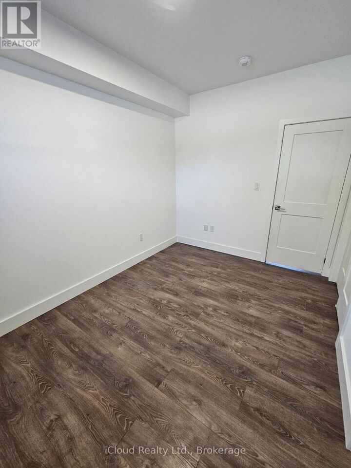 Photo de la propriété:  6638 McLeod Road  ON L2G 3G5 