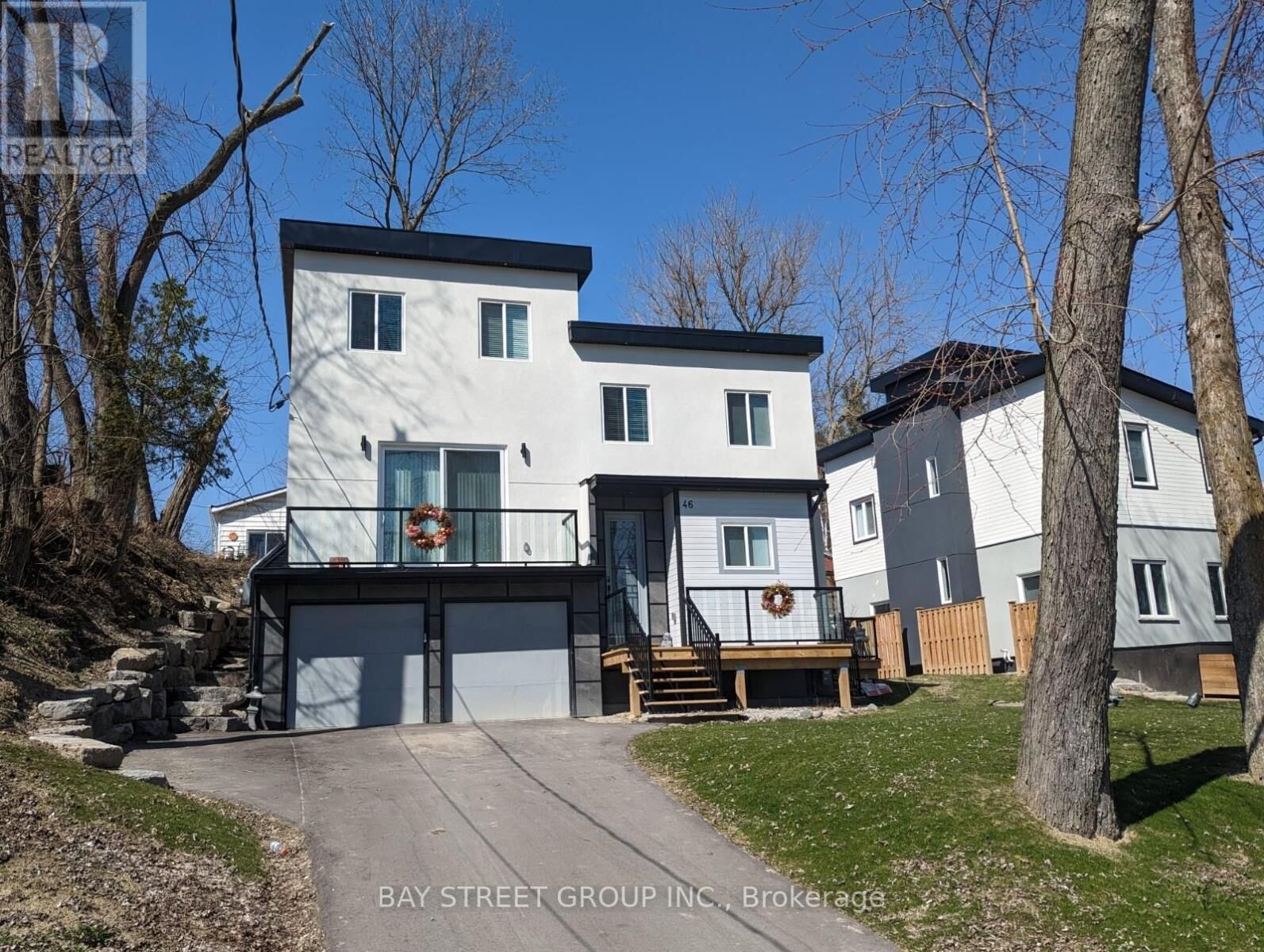 Property Photo: 46 Valley Road ON L4A 7X3