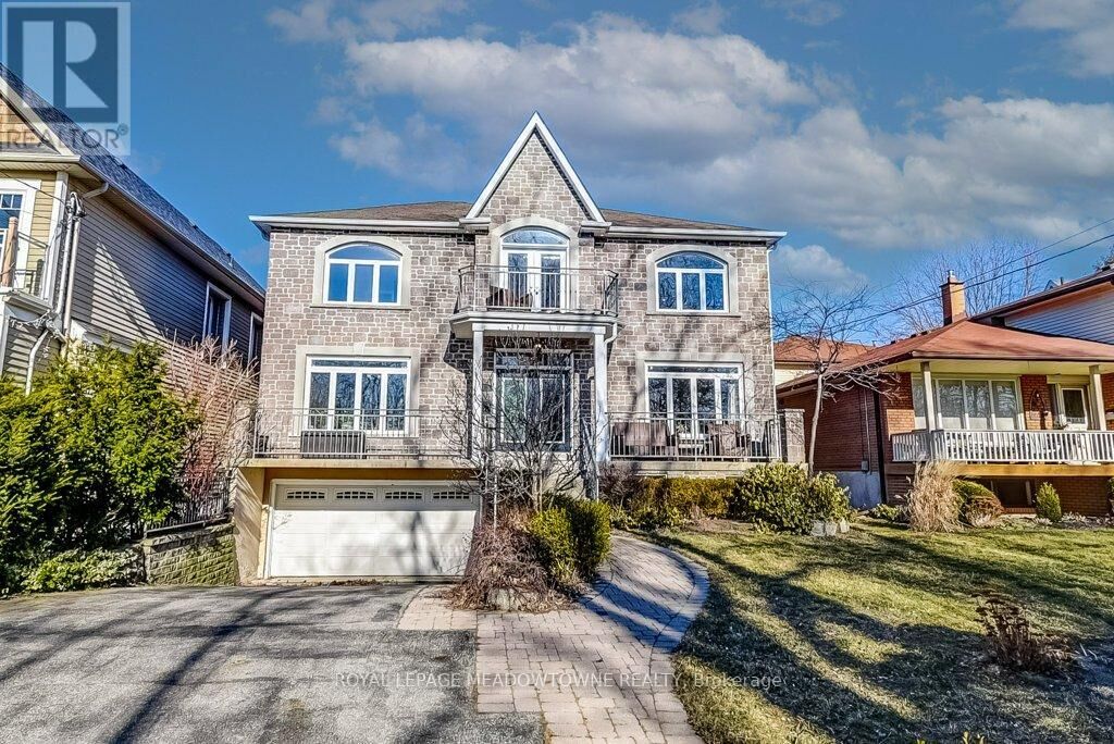 Property Photo:  591 Lakeside Avenue  ON L5G 1N7 
