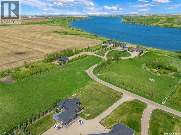 Property Photo:  32 Sunrise Drive N  SK S0K 1K0 