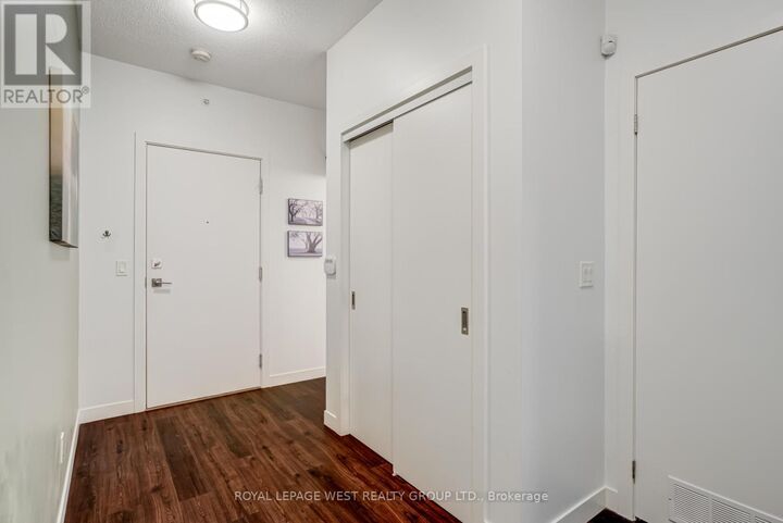 Property Photo:  2087 Fairview Street 1002  ON L7R 0E5 