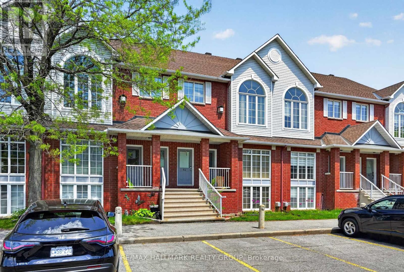 Property Photo:  62 Briston Private  ON K1G 5P5 