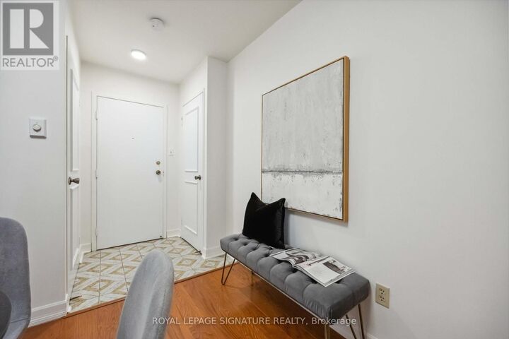 Property Photo:  212 St. George Street 201  ON M5R 2N5 