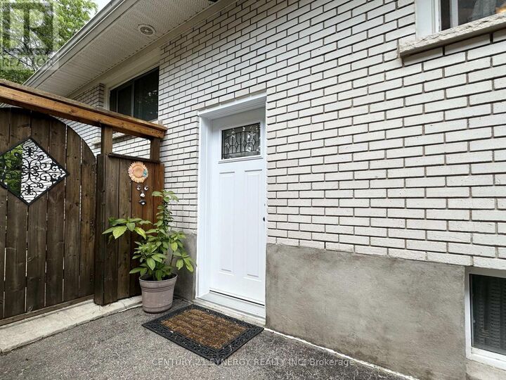Property Photo:  1236 Clyde Avenue 2  ON K2C 1Y4 