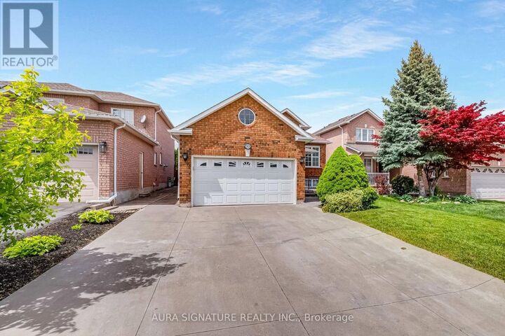 Property Photo: 30 Graceview Court ON L4L 9C4