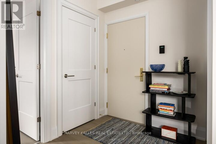 Property Photo: 88 Cumberland Street 1906 ON M5R 1B9