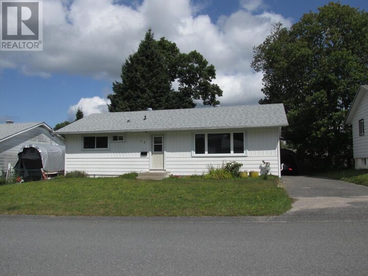 Property Photo: 53 Valley Cres ON P5A 2G9