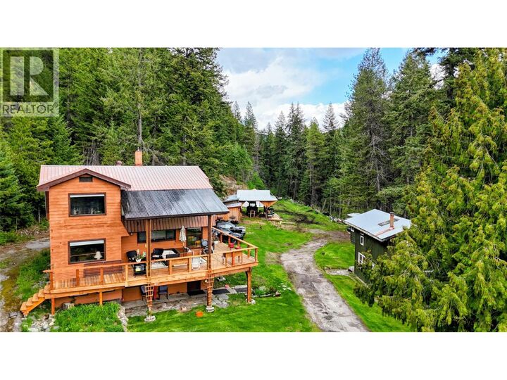 Property Photo: 1525 Highway 3 / 95 Highway BC V0B 2P0